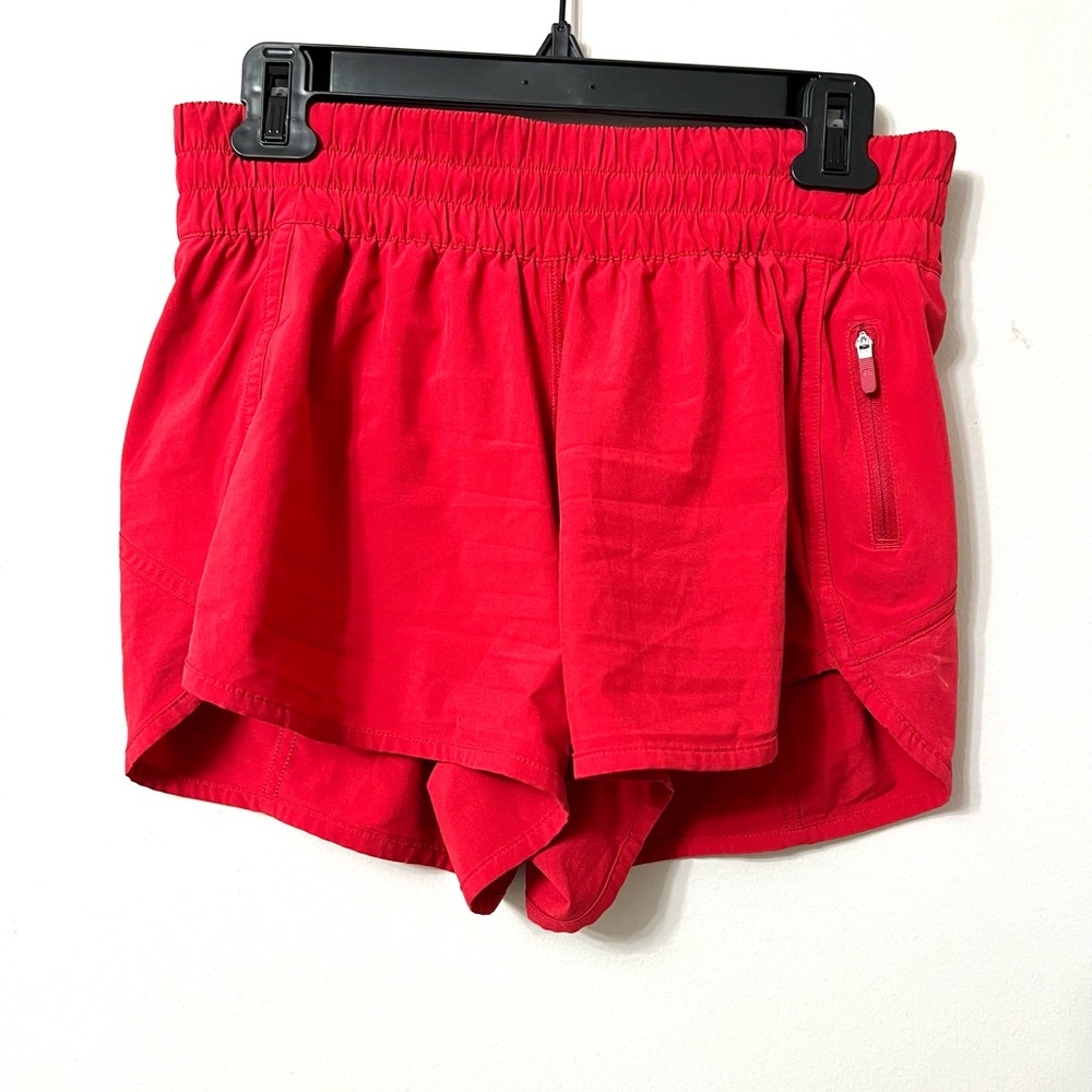 Lululemon Tracker Low-Rise Lined Short 4”